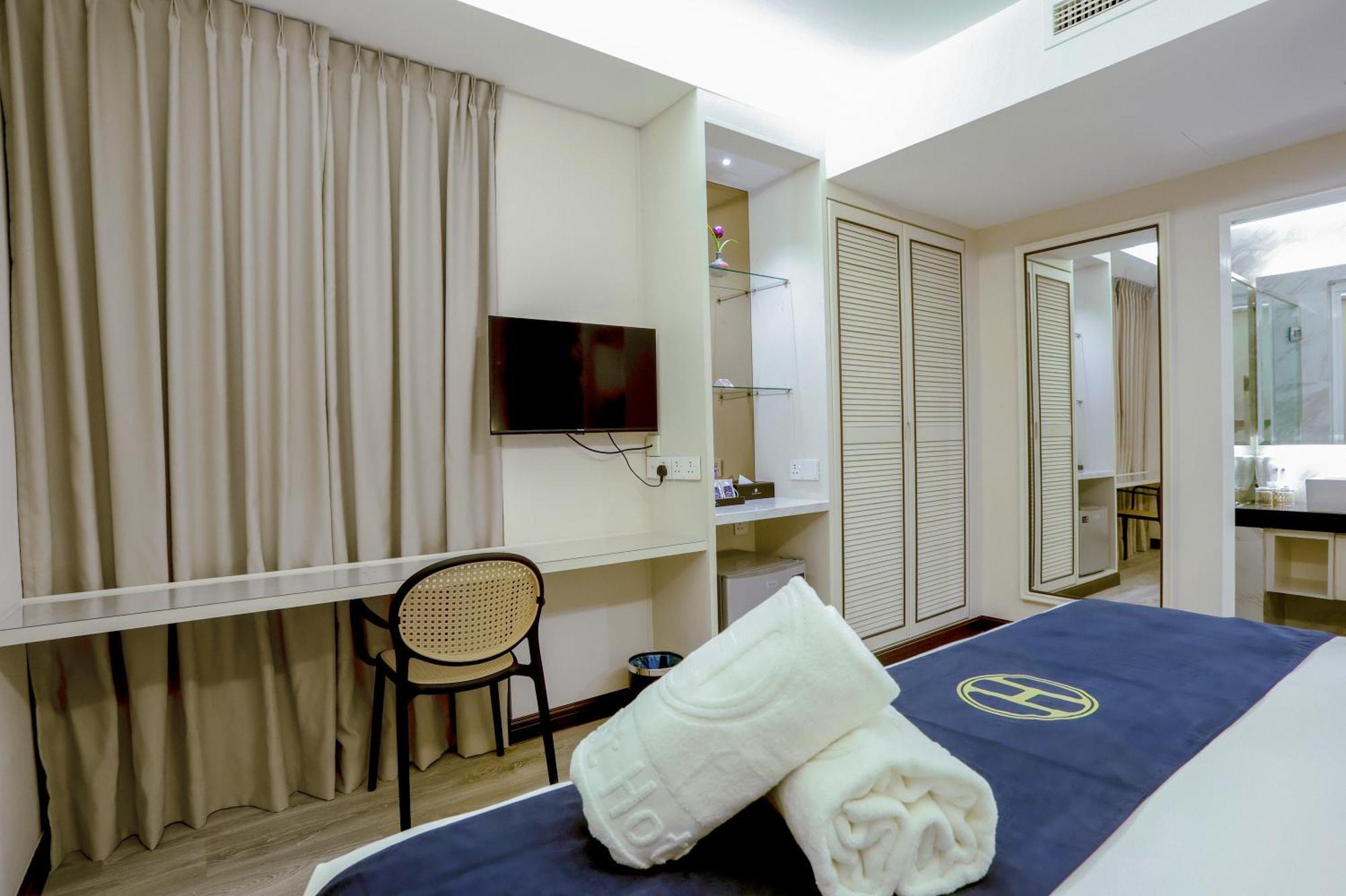 The Host Hotel Ipoh Exterior foto